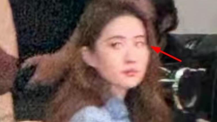 刘亦菲《玫瑰之约》新路透！小腿胖出腿肚子，“妈妈”气质不输她