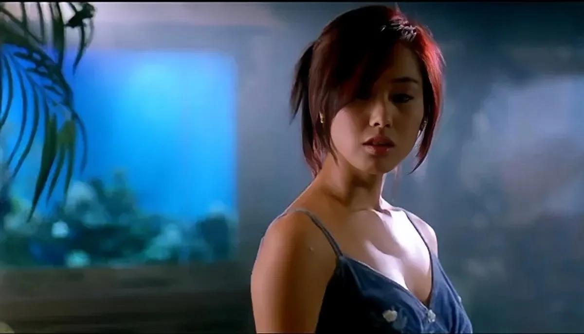 朱茵|朱茵：拥有可以与彭丹一较高下的身材