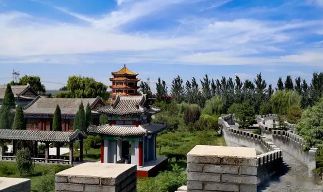 纪晓岚文化园,位于河北省沧州市沧县崔尔庄镇.