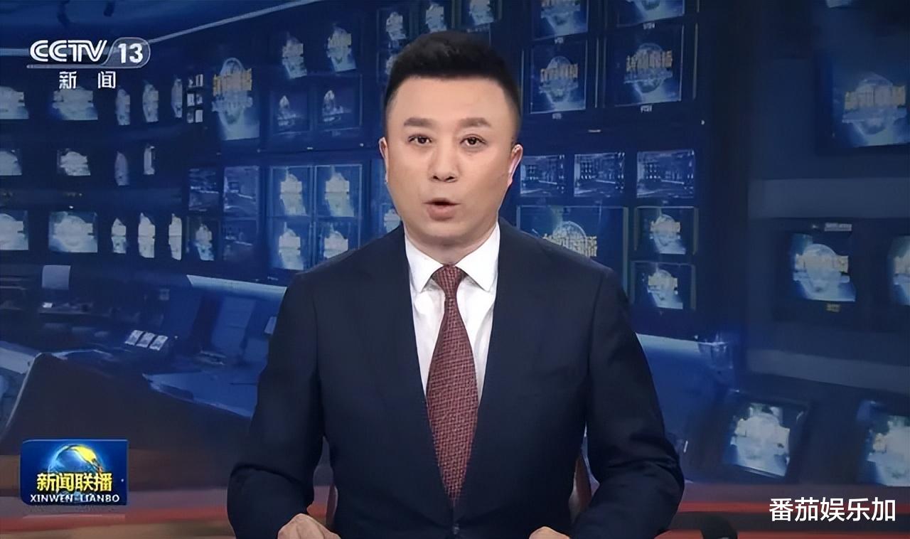 新闻联播|央视《新闻联播》播“急稿”，门面潘涛长时间“低头”念稿引非议