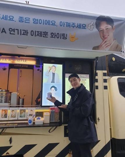 首映礼|韩艺综出身的明星校友!金建宇、梁世宗是同窗好友