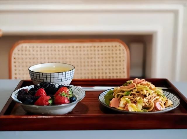 保健品|钟南山呼吁:早上是养胃的“黄金段”,常吃3种早餐,有利于养胃