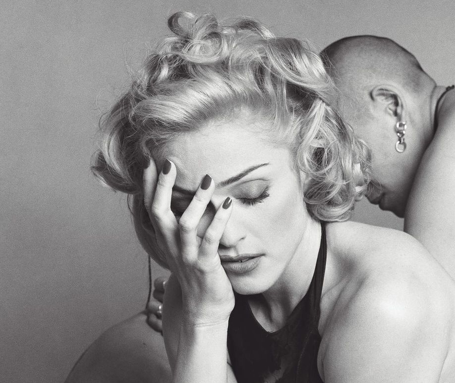 64岁麦当娜因细菌感染入住ICU并接受插管治疗，经纪人发布声明