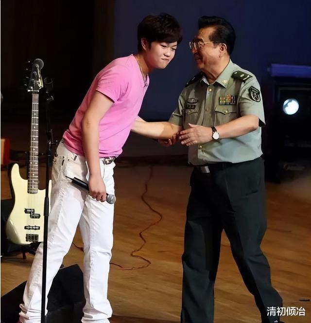 黄奕|为什么李天一可以改名李冠丰？普通老百姓改名这么难？