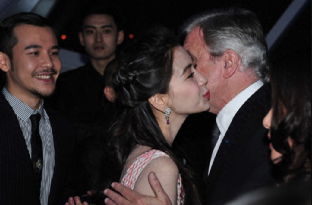 Angelababy加入邪教添新证据,其闺蜜入光明会,大批粉丝也加入