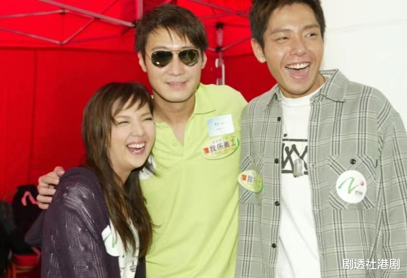 官宣离巢!港圈知名姐妹花承认离开公司,有指因资源不均感失望