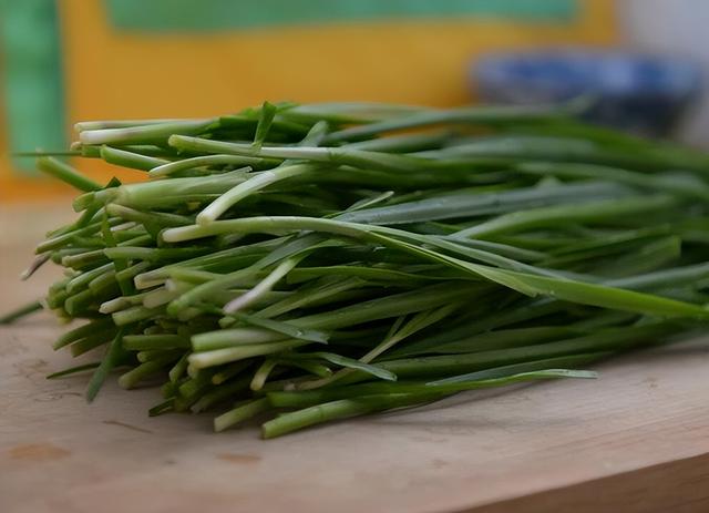 |高血压的“发物”是大蒜吗？医生：若想血压稳定，3种素食莫贪吃