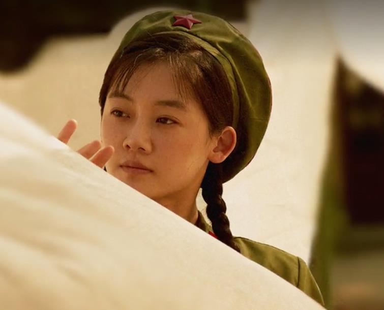 冯小刚直言：她太能装了，一辈子都别想红！更别提拿奖了！