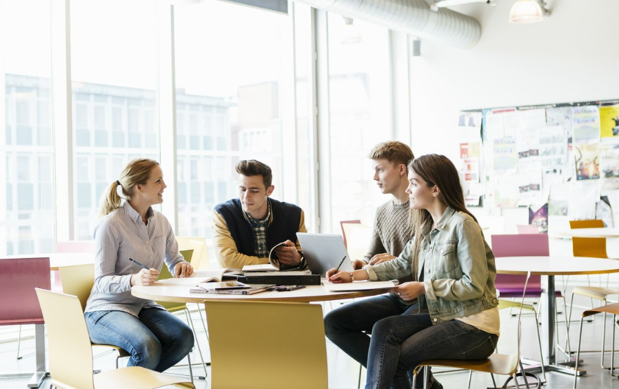 创业|年轻人的就业压力与去向