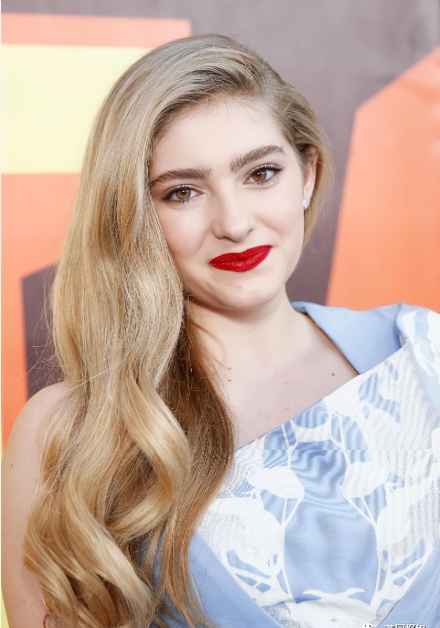 电影|22岁女演员公开晒裸照反击黑客勒索