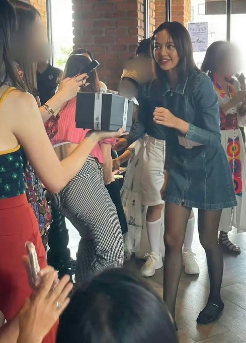 救命，Lisa好“臭”啊...