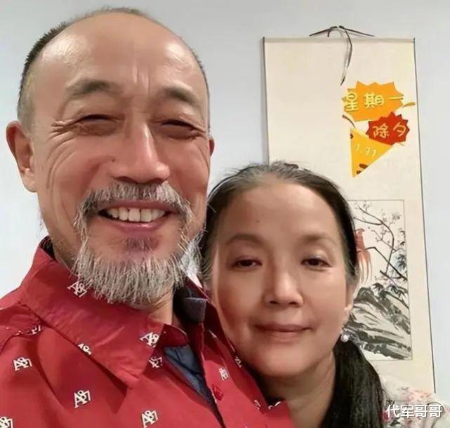 孙海英|66岁孙海英现身美国捡垃圾,遭网友疯狂嘲笑,他强硬回应:不后悔!