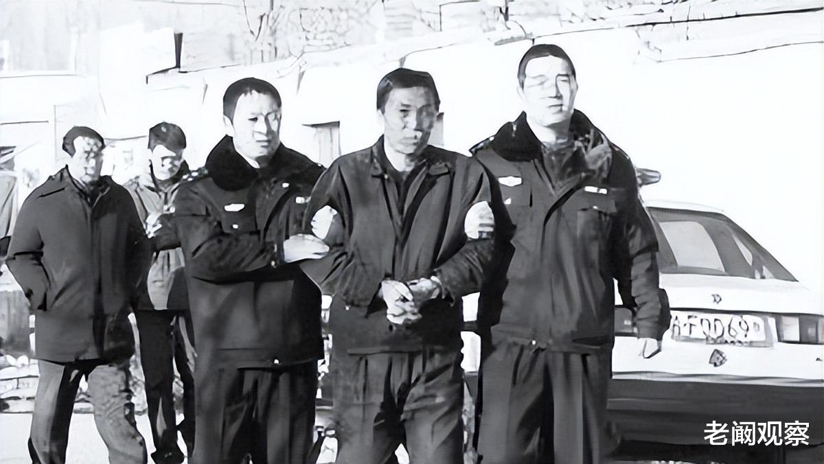 92年江苏一男子贪污被判死刑,服刑期间靠“研究字典”捡回一条命