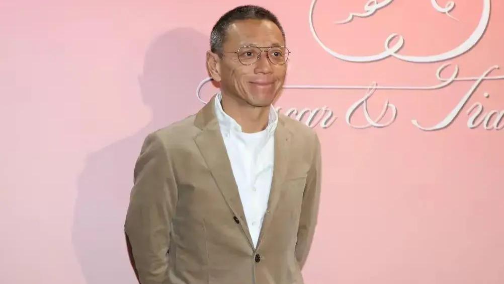 杨其龙去喝喜酒被说太自私，不带老婆孩子，知道何超琼去也不避嫌