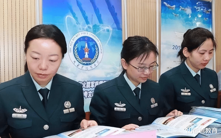 古力娜扎|上岸就为了休产假,孕妇报考部队文职被刷,是将工作当月子所了?