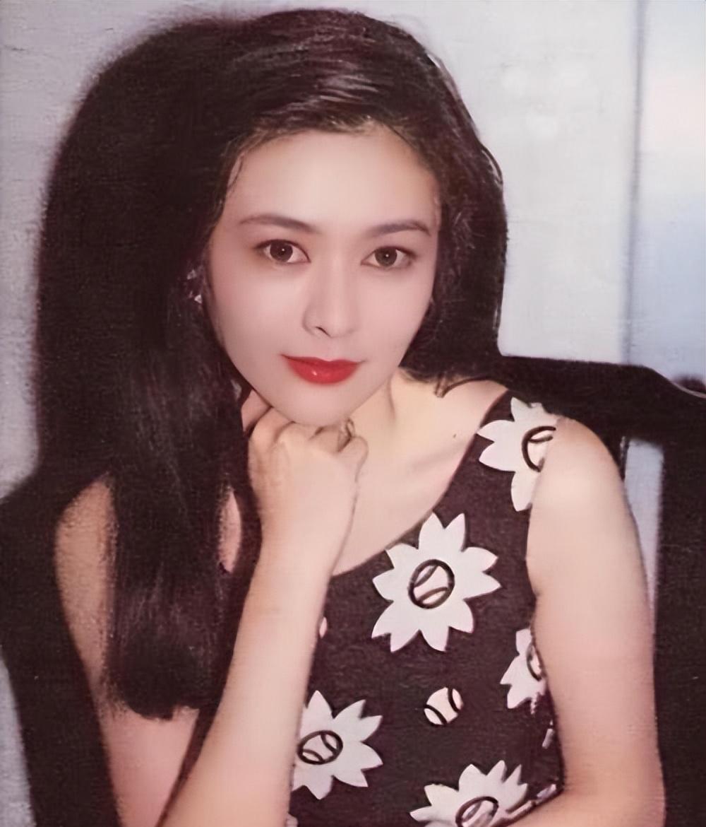 瓜尔佳氏出美女:除了周海媚,这些明星也出自瓜尔佳氏,风华绝代