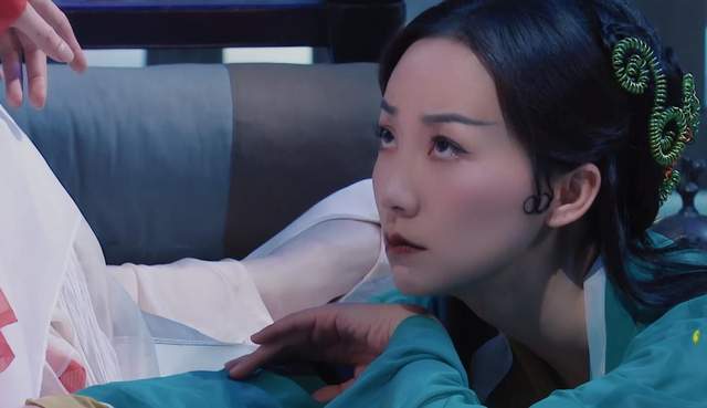 韩雪|40岁演“青蛇”引争议，演技平平却被捧成戏骨，用力过猛让人出戏