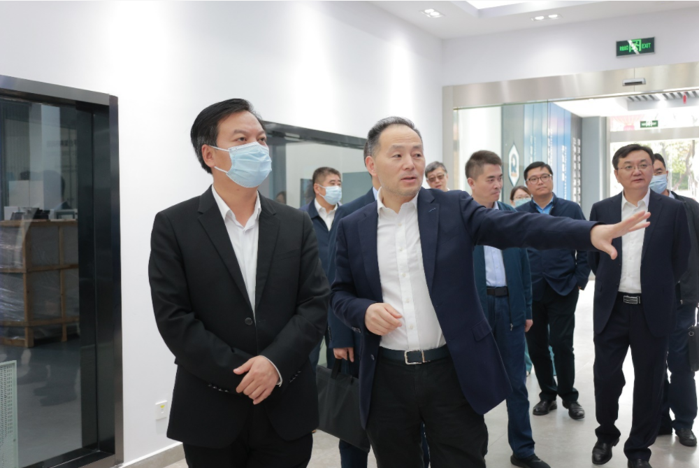 扬州副市长张礼涛走红，45岁实力不俗履历丰富，学历也是不简单