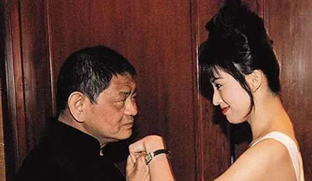 陈宝莲|纪实陈宝莲跳楼21年,儿子被王菲经纪人抚养,模样酷似干爹黄任中