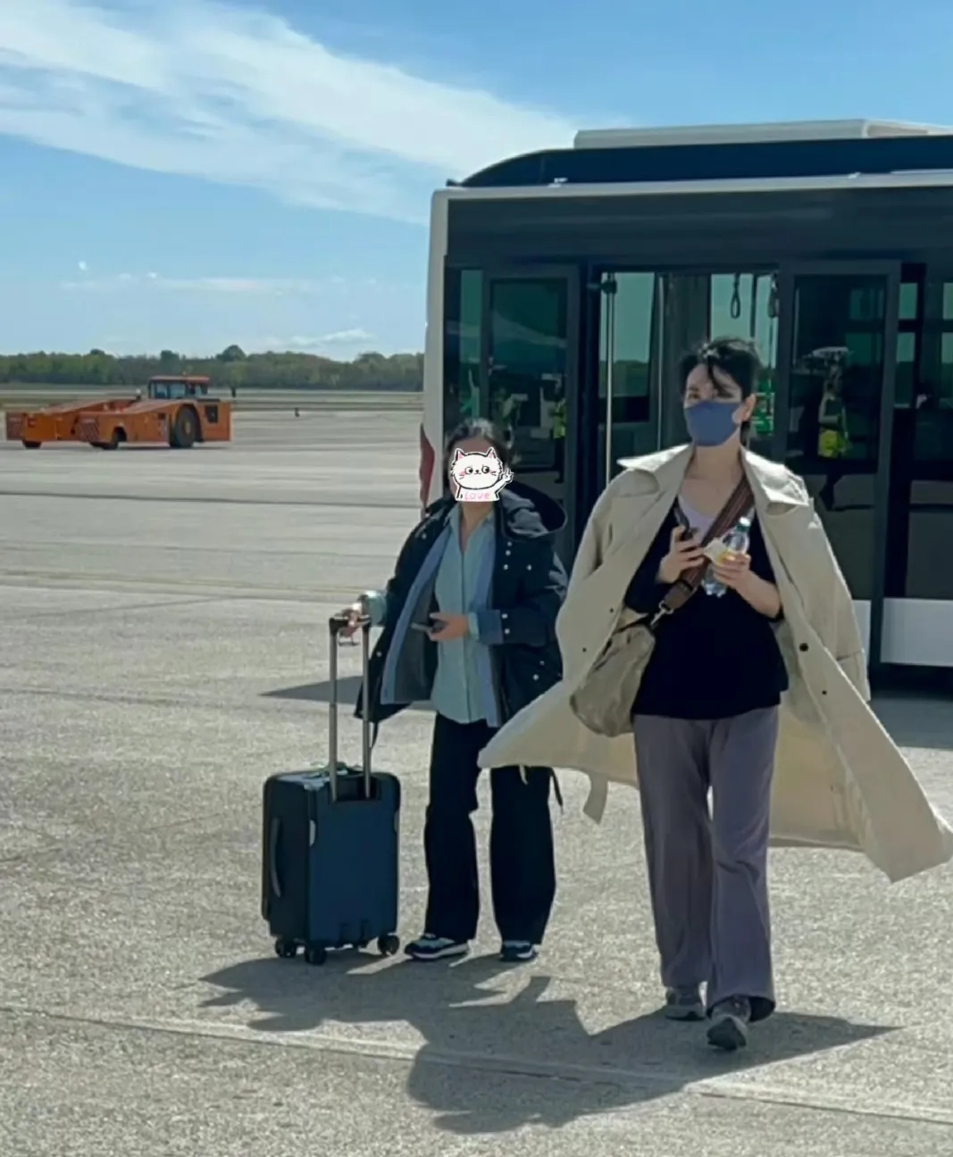 54岁王菲和43岁张柏芝最新状态对比,张柏芝赢麻了!