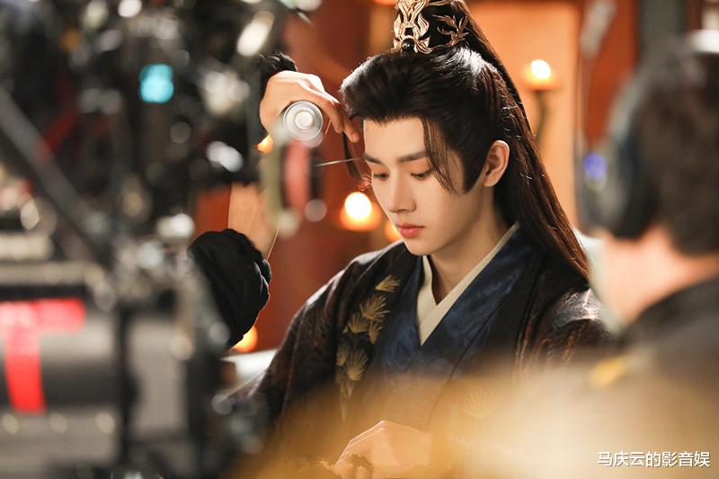 《卿卿三思》首播,故事密集,反转不断,大大方方谈恋爱,不丢人