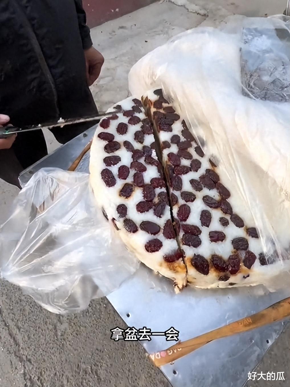 切糕大爷火了！网友：他一刀下去，我都准备贷款了