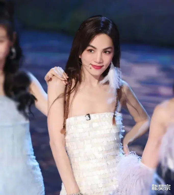 董洁|台湾女星Ella，被骂上热搜！！