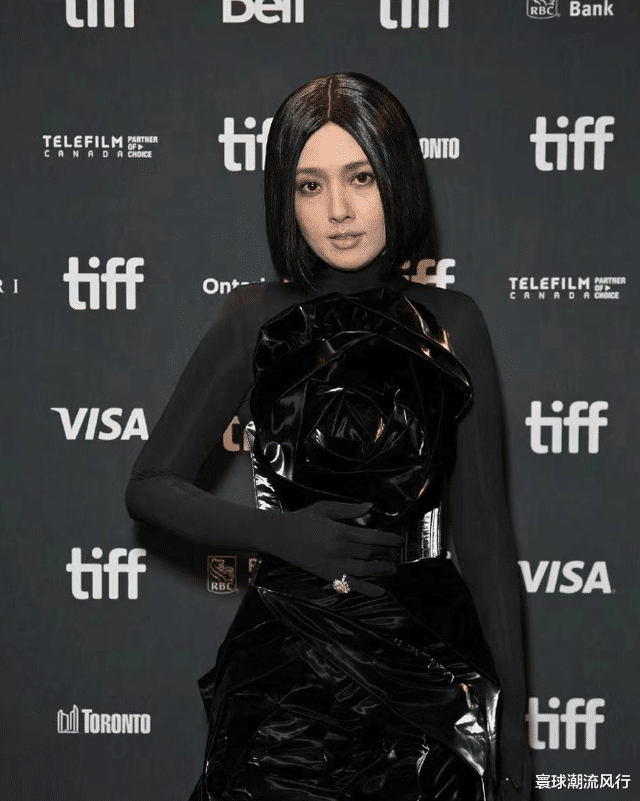 郭碧婷夫妇高调走红毯!她胖出双下巴颜值暴跌,向佐穿裙子好时髦