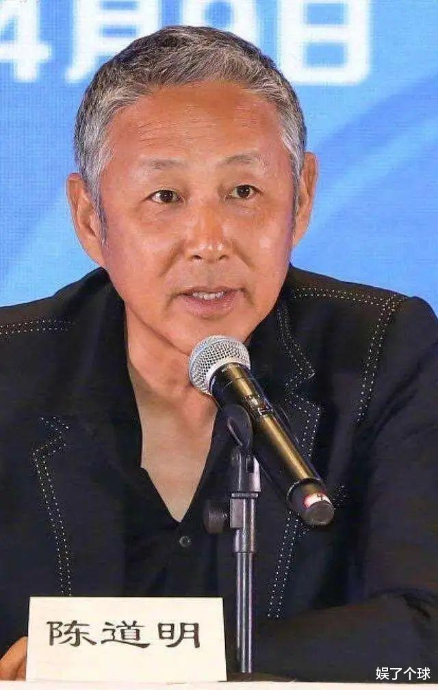 杜宪69岁还这么漂亮，发不白背不驼，丈夫陈道明却像老爷爷！