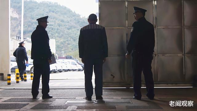 92年江苏一男子贪污被判死刑,服刑期间靠“研究字典”捡回一条命