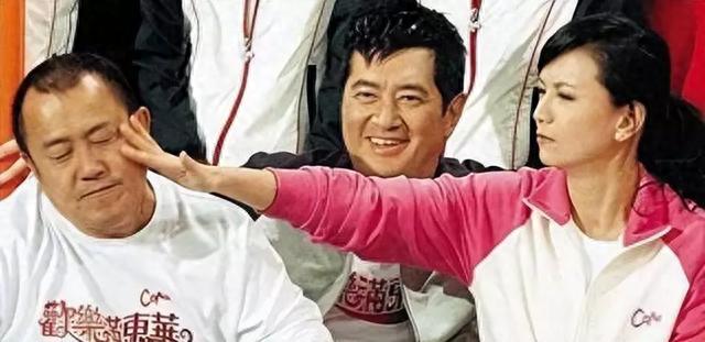 57岁曾华倩上传和梁朝伟亲密合照，儿子生父身份破晓！