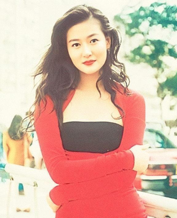 陈宝莲|纪实陈宝莲跳楼21年,儿子被王菲经纪人抚养,模样酷似干爹黄任中