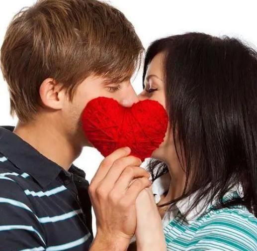 黄体酮|亲热时，有2个部位是禁吻区，为了男女双方的健康，不要轻易触碰