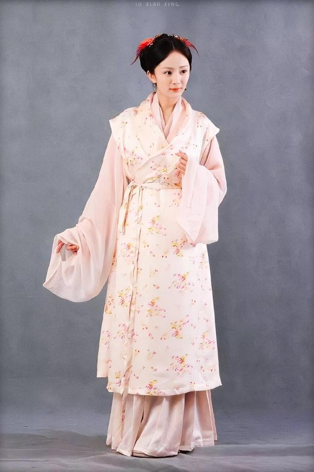 杨幂 杨幂《红楼梦》的定妆照，美人就是美人，剃掉眉毛也很美！