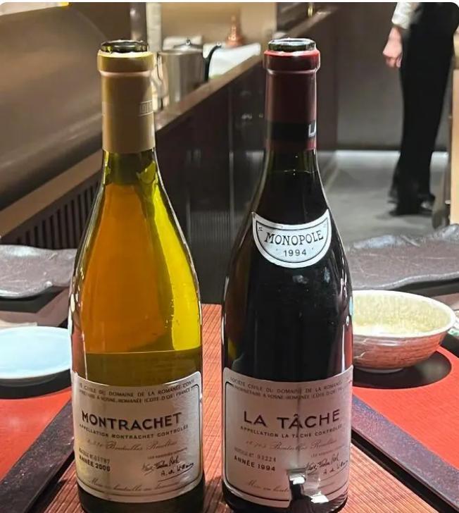 王思聪|王思聪为网红庆生,穿6千卫衣,喝20万红酒,“狗啃”刘海小翻车