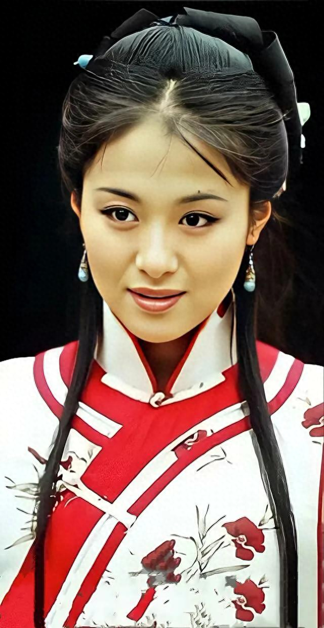 她因赵薇改名，被导演掌掴，用200万看清聂远，今46岁胖到认不出