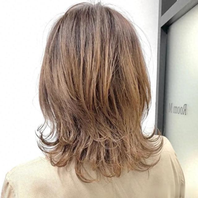 今秋最适合的发型,推荐这四种,每一种都很美