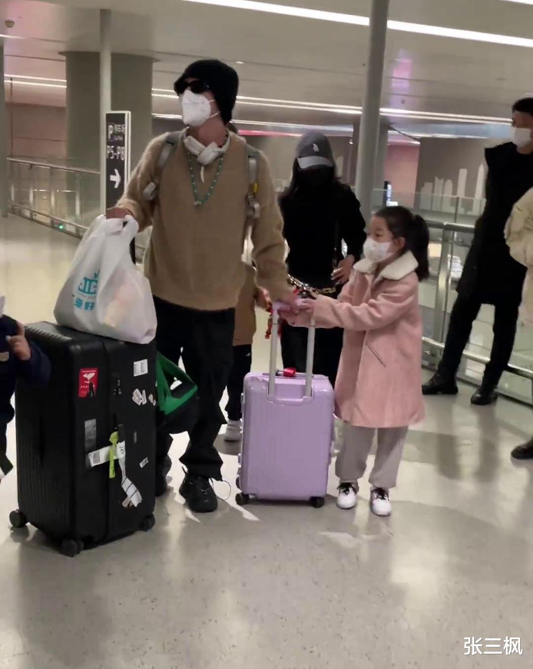 吴雅婷|王栎鑫吴雅婷离婚2年首同框,小儿子突然放声大哭要妈妈安慰