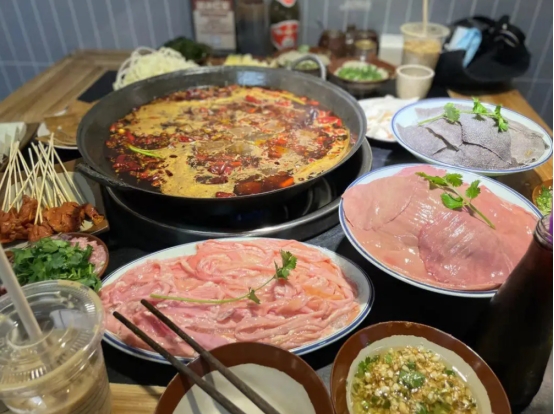 火锅|吃火锅时，服务员问你“要不要加汤”是另有暗示，不懂就尴尬了！