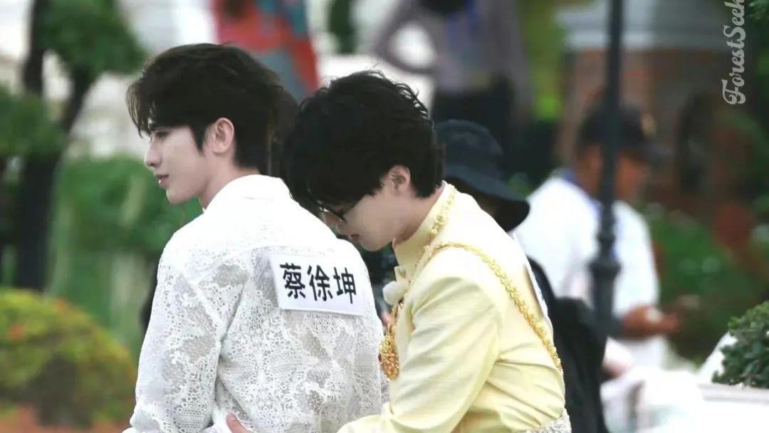 |跑男靠蔡徐坤救场？蔡徐坤和范丞丞组CP，和王鹤棣battle？