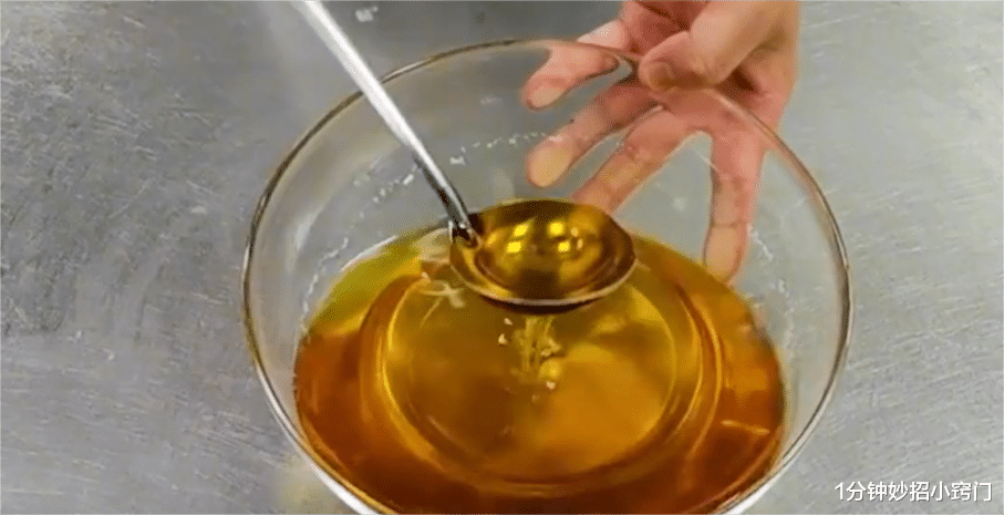 黄油|杀鸡时,鸡肚子里有一块“黄油”,吃掉还是直接扔掉?看完涨知识