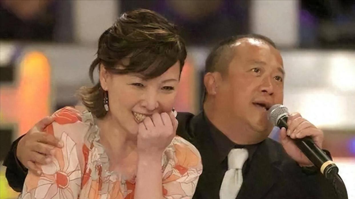 曾志伟拽的不是周冬雨的手，而是娱乐圈的丑陋，两人是啥关系？