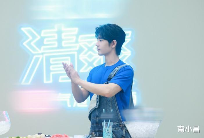 三部已播,一部在拍,一部待官宣,2023年肖战这份成绩单太亮眼