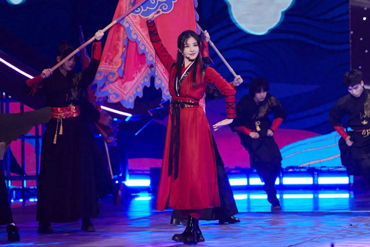 中秋晚会:张含韵表演失败笑场了,黄绮珊跑调道歉,哭的稀里哗啦