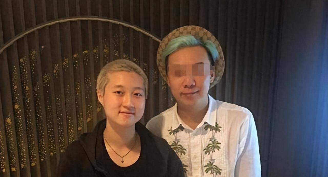 为斩草除根,成龙对乞讨为生的女儿下“毒手”,简直丧尽天良!