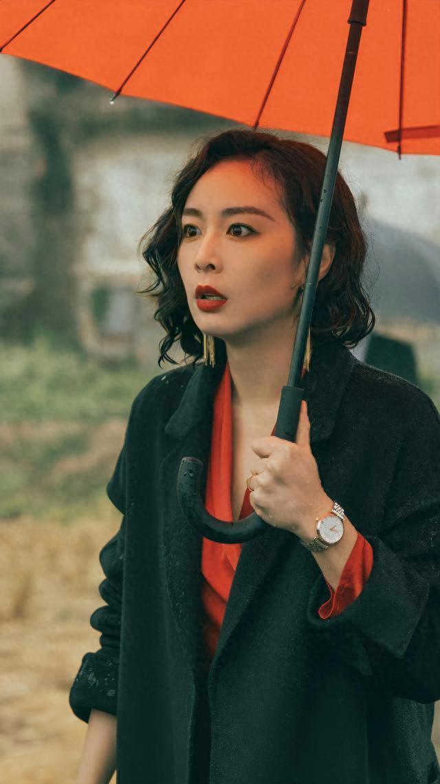 “一夜爆红”到“打回原形”,高叶只用半年,终是步了张小斐后尘