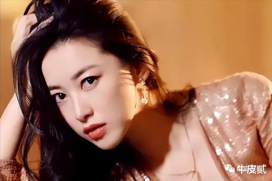 表面是艺人,实际上家世显赫的4位女星,个个根正苗红没人敢惹