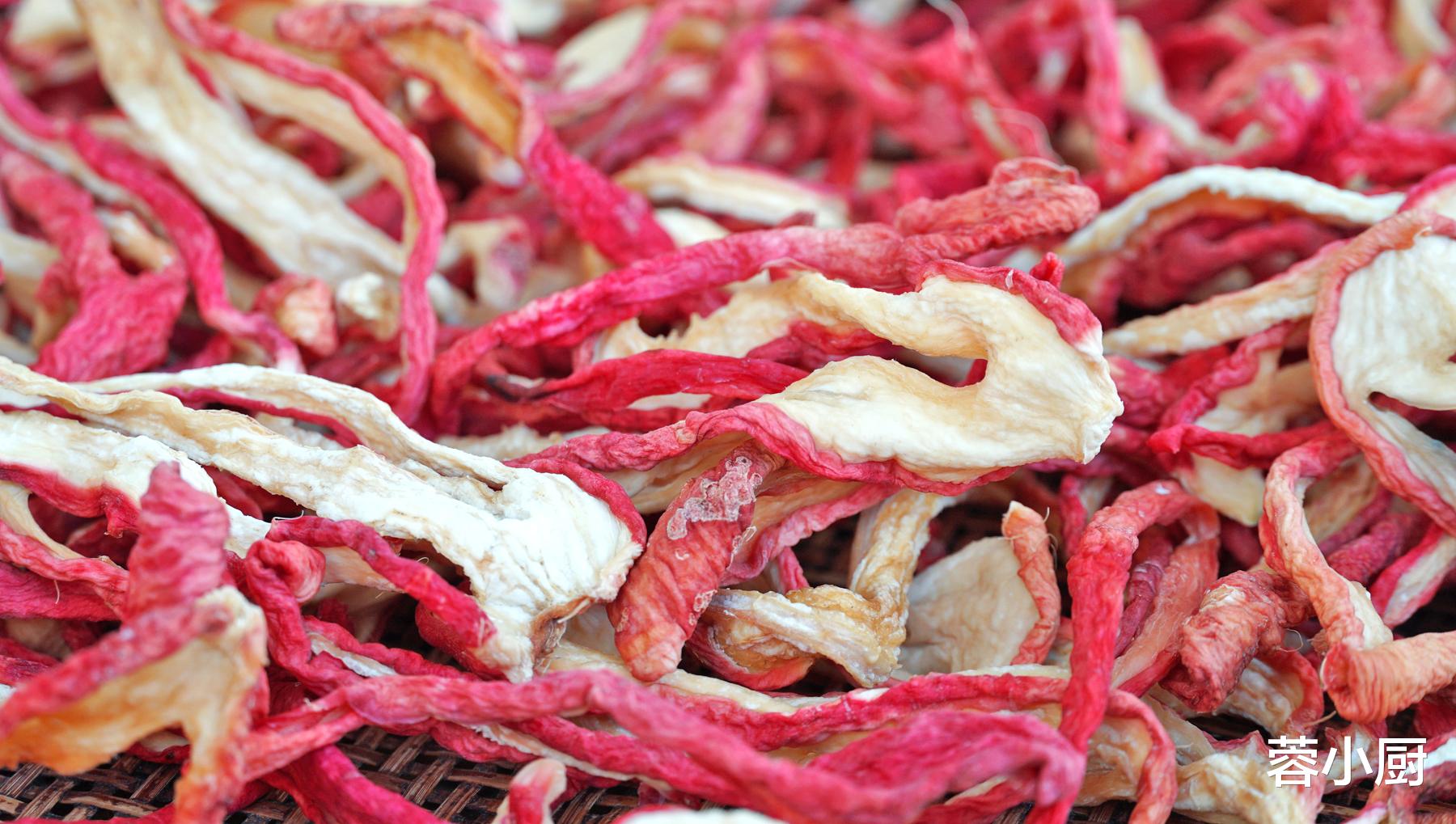 萝卜干|霜降过后，碰到此菜别手软，一次买10斤晒干储存起来，炒肉真下饭