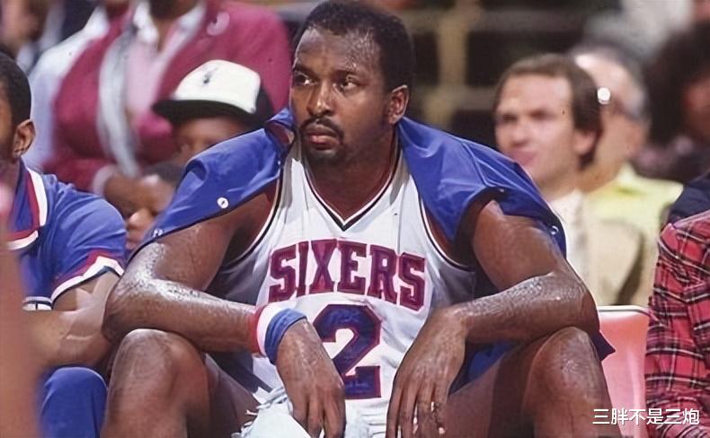 乔丹老詹都不够格？盘点职业生涯场均20+10的那些大神们！