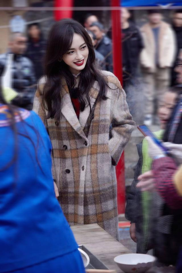 唐嫣|李冰冰掉发严重？黄旭熙复出？唐嫣傍金主？